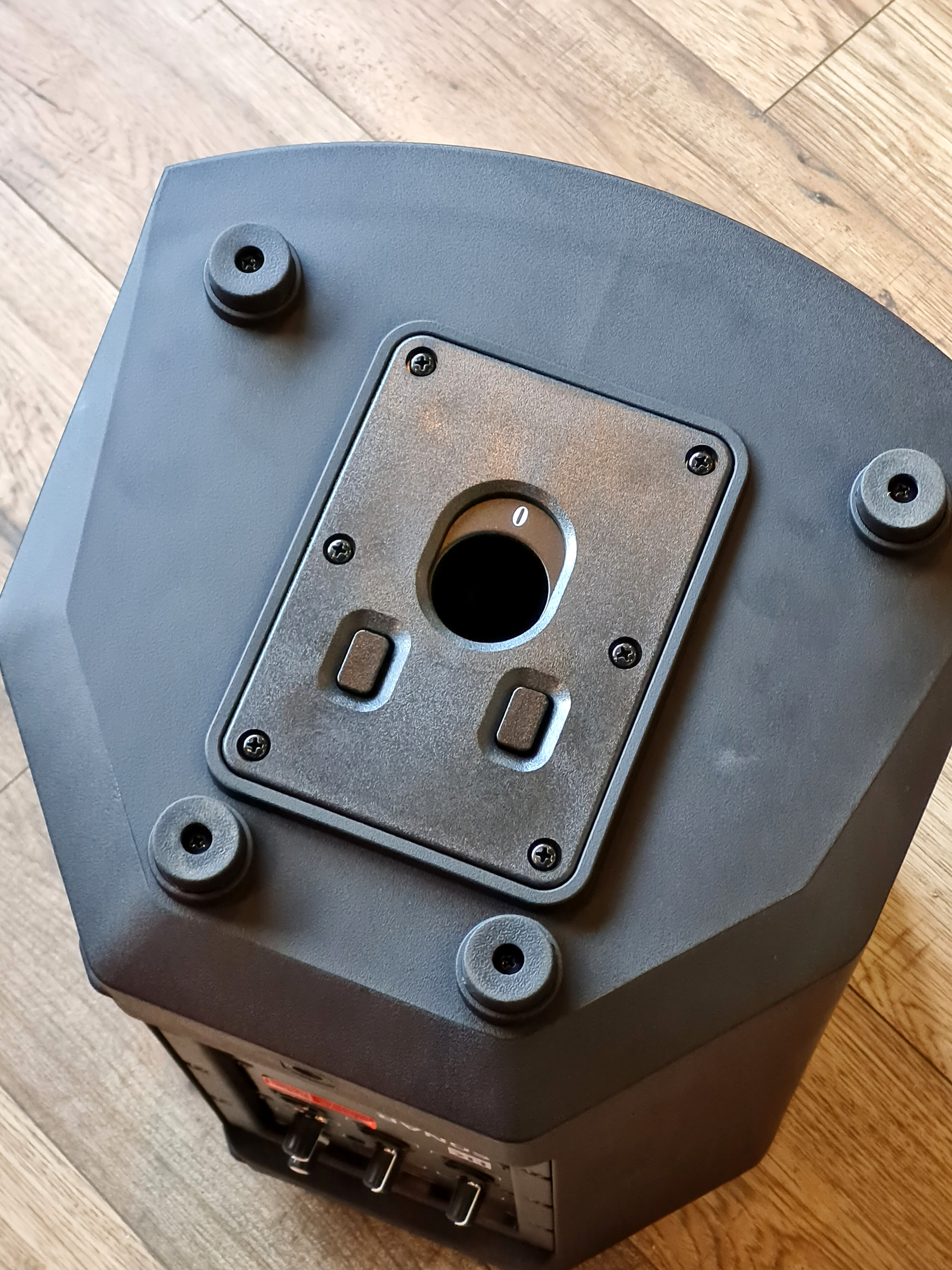 HK Audio - 9590889 - SONAR Polemount SetB.jpg